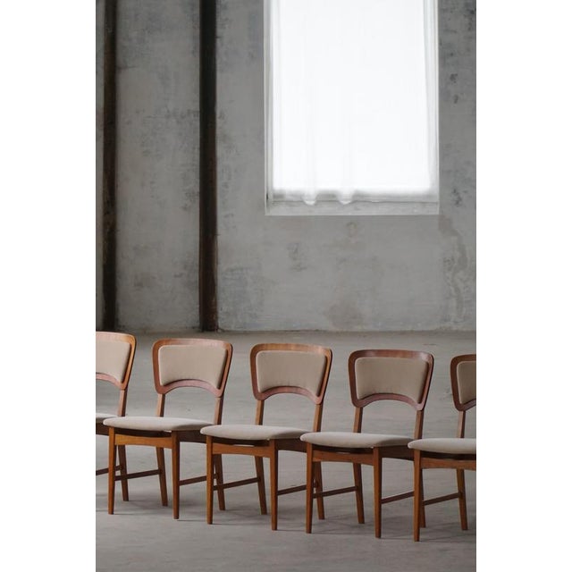 Mid-Century Danish Dining Chairs in Oak, Teak and Mohair, 1960s, Set of 6 For Sale - Image 3 of 18