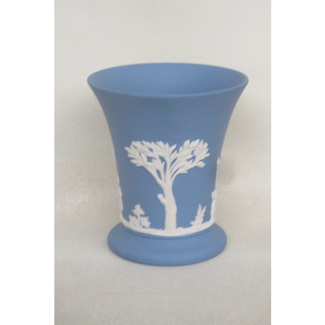 Traditional Wedgwood Blue Jasperware Grecian Women and Cherubs Trumpet Vase Posy Pot 4379b For Sale - Image 3 of 12