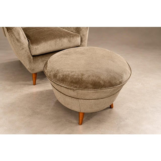 Brazilian Modern Armchair and Ottoman in Hardwood and Taupe Chenille by Carlo Hauner, Brazil, 1950s — Lot 353 For Sale - Image 15 of 18