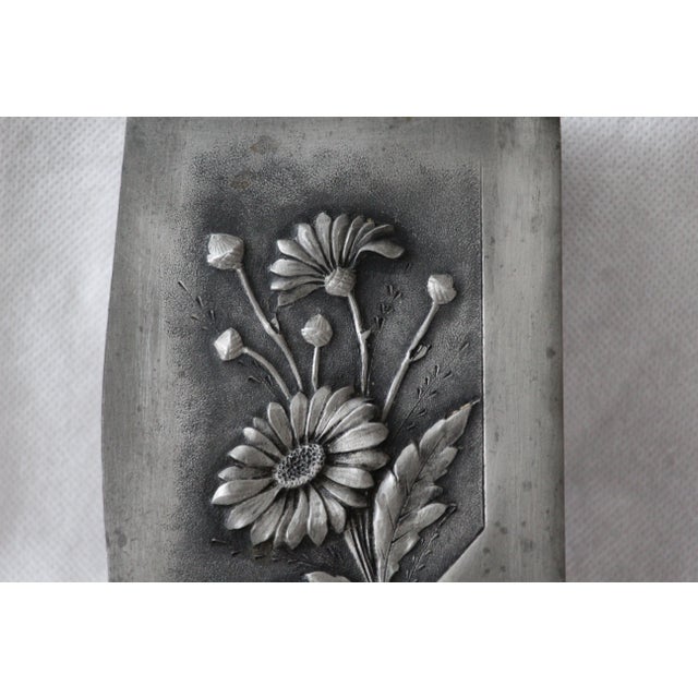 Metal Silver Jewelry Box with Daisy Decor, 1930s For Sale - Image 7 of 18
