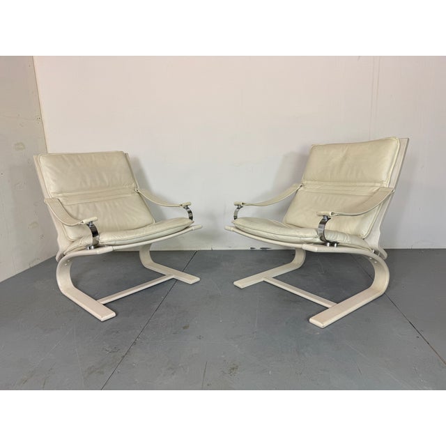 Metal Set of White Space Age Lounge Chairs, 1970s For Sale - Image 7 of 8
