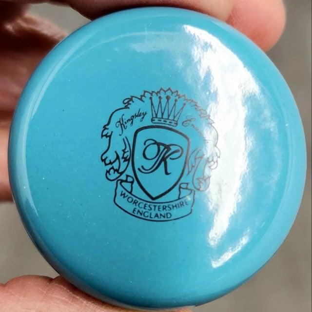 Kingsley English Fine Enamel "Happy Birthday" Round Box For Sale - Image 9 of 10