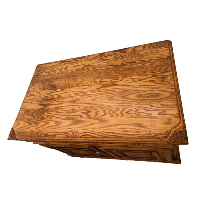 1990s Oakwood Interiors Lowboy Dresser Chest Four Cedar Drawers Cabinet Locking For Sale - Image 10 of 14