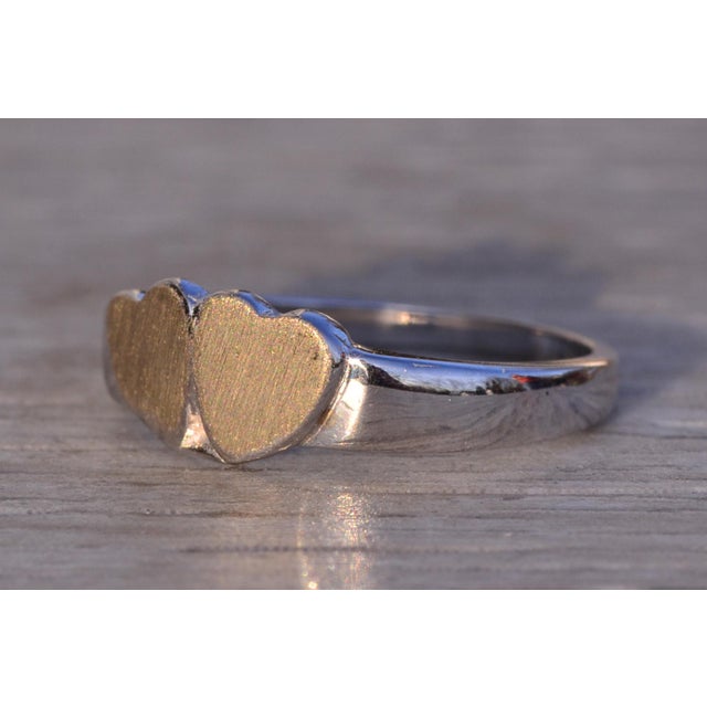 The 59th Street: Engravable Double Heart Signet Ring in White Gold For Sale - Image 4 of 10