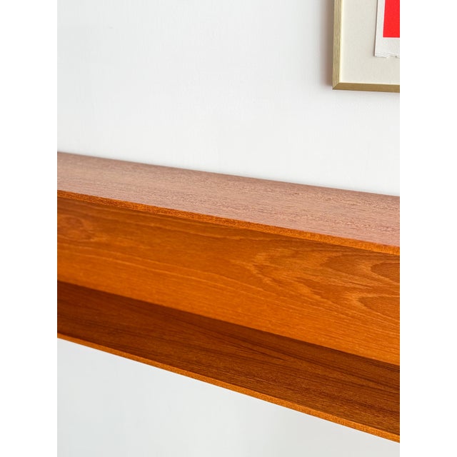 Wilhelm Renz Floating U-Shaped Wall Shelf in Teak by Walter Wirz for Wilhelm Renz, 1960s For Sale - Image 4 of 15