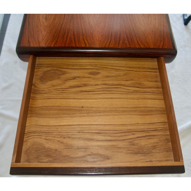 Brown 1950s Scandinavian Modern J. Linde Rosewood Extending Coffee Table – Restored Beauty For Sale - Image 8 of 11