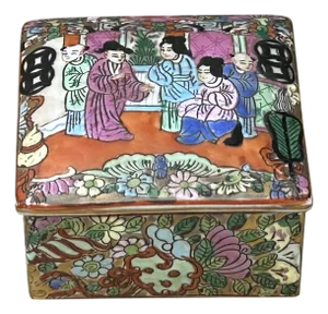 3.75" Oriental Famille Rose Color Graphic Porcelain Square Box