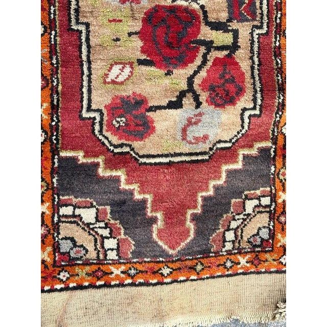 Small Vintage Turkish Yastik Rug, 1950s For Sale - Image 4 of 15