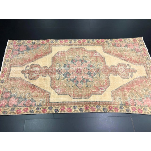 Vintage Bohemian Turkish Oushak Floral Beige and Red Rug For Sale In Phoenix - Image 6 of 11