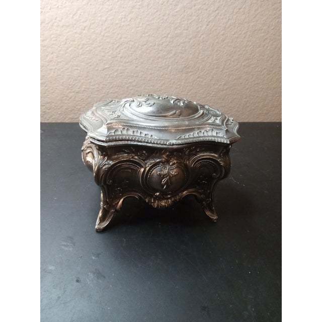1920s Art Nouveau France Silver Tone Footed Jewelry Casket For Sale In Dallas - Image 6 of 6