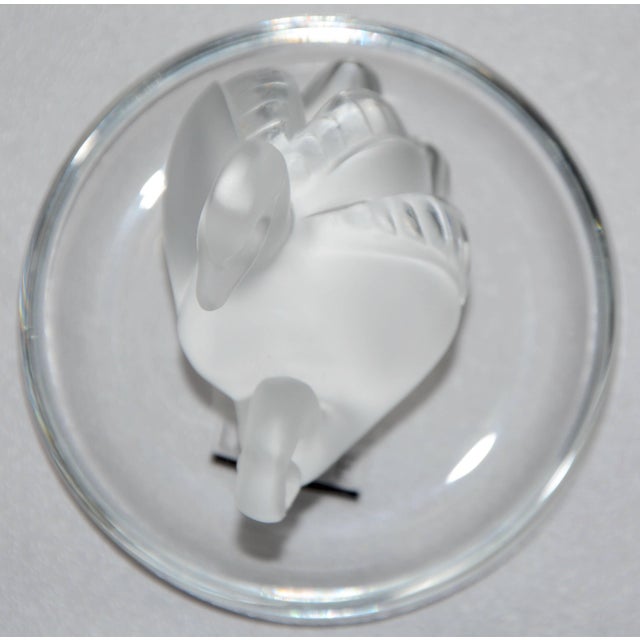 Transparent French Lalique Deux Cygnes Pair of Swans Clear and Satin Crystal Ring Dish For Sale - Image 8 of 11