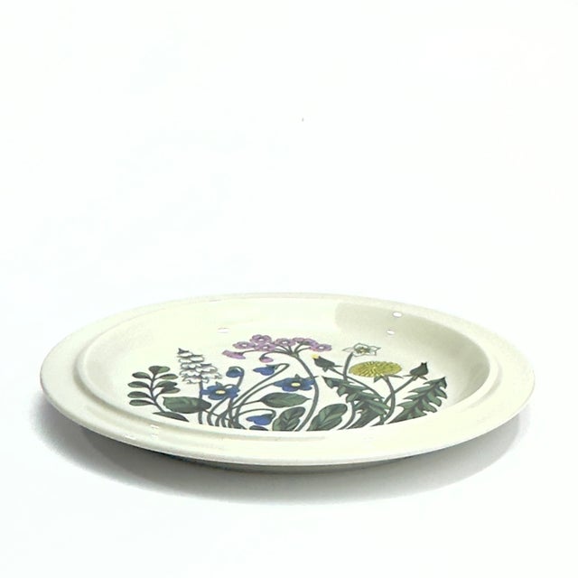 Vintage Arabia Finland "Flora" Stoneware Platter Designed by Esteri Tomula & Ulla Procopé (1979–1981) Mid-Century Scandinavian Design For Sale In Miami - Image 6 of 13