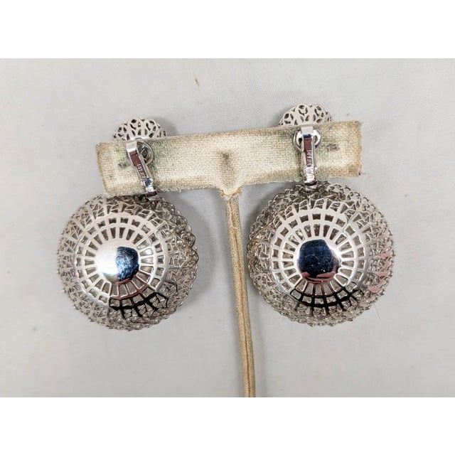 Metal Vintage 1955 Signed Crown Trifari "Mandalay" Rhodium Plated Filigree Drop Clip Earrings-2 Pieces For Sale - Image 7 of 11