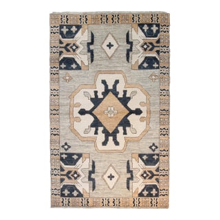 Jamie Rug, Ivory/Blue 5x8 - Ready to Ship For Sale