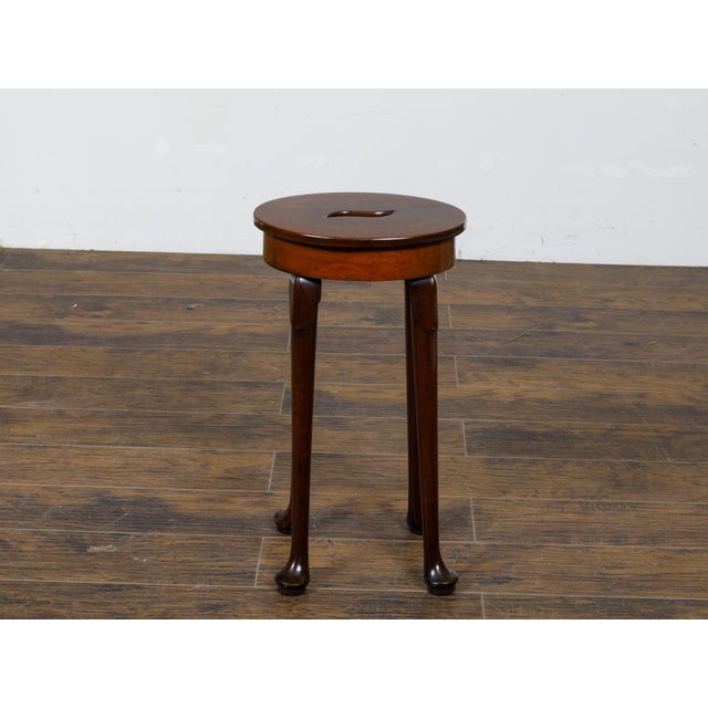 19th Century 19th-Century English Walnut Stool with Hand-Cut Central Handle and Pad Feet For Sale - Image 5 of 10