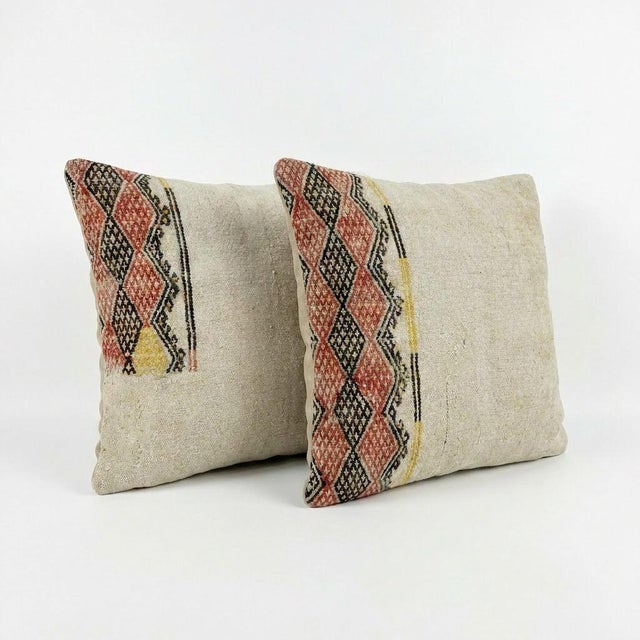 Mid-Century Modern Turkish Wool Kilim Pillow Cover 24'' X 24'' - Set of Two For Sale - Image 3 of 4