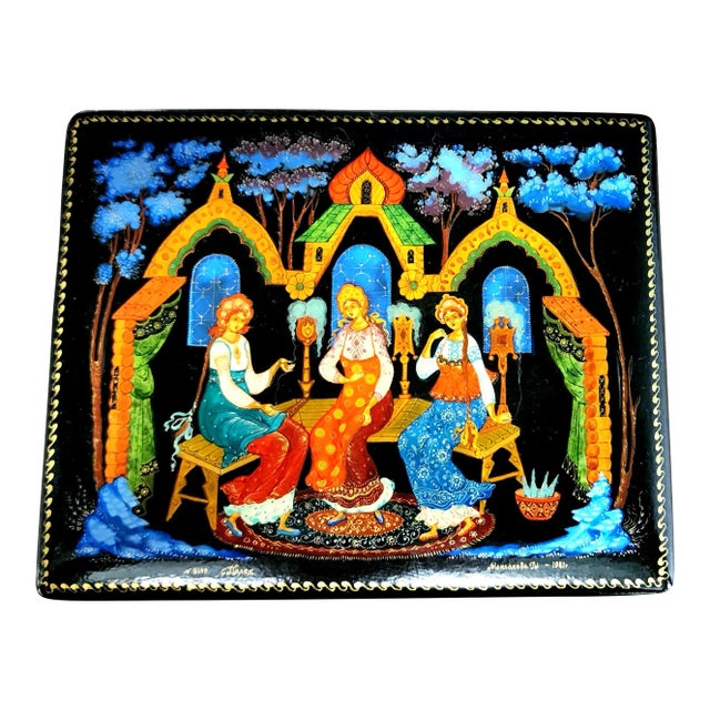 Russian Palekh Vintage Fine Black Lacquer Covered Box For Sale
