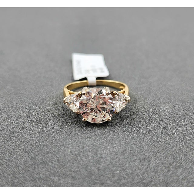 4.41 Ct 3-Stone Diamond Ring Set in 18k Yellow Gold Size 6.5 For Sale - Image 4 of 9