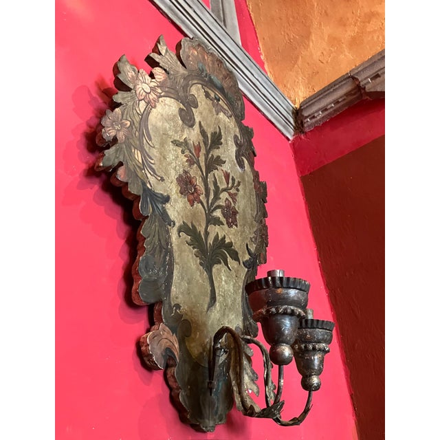 18th Century Venetian Polychrome and Mecca Lacquered Wooden Wall Sconces, Set of 2 For Sale - Image 6 of 15
