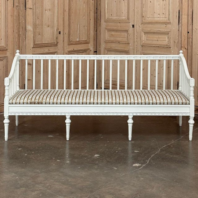 18th Century Swedish Gustavian Painted Settee ~ Neoclassical Design For Sale - Image 4 of 18