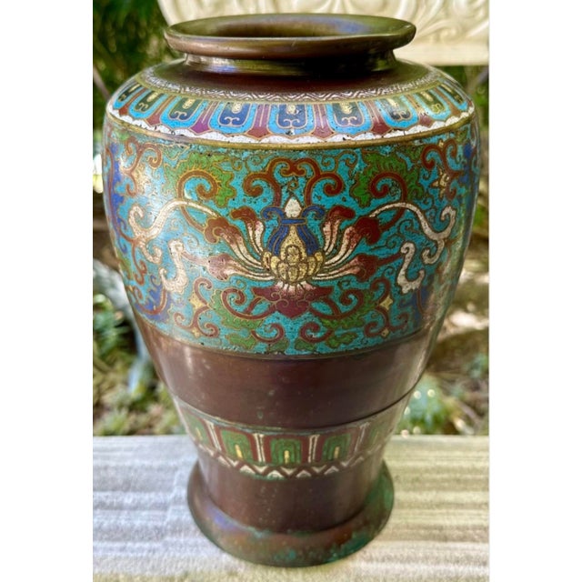 18th Century Chinese Cloisonné Bronze Vase With Lotus Flower Motif For Sale - Image 9 of 18