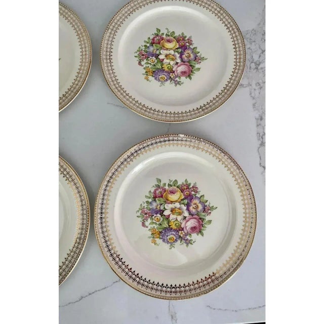 Cream Mid 20th Century Italian Edwin M Knowles China Co. 22k Gold Plates- Set of 6 For Sale - Image 8 of 10