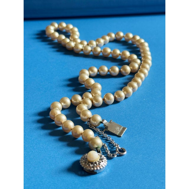 Vintage Mid Century Glass Faux Pearl Necklace With Filigree Box Clasp For Sale - Image 11 of 12