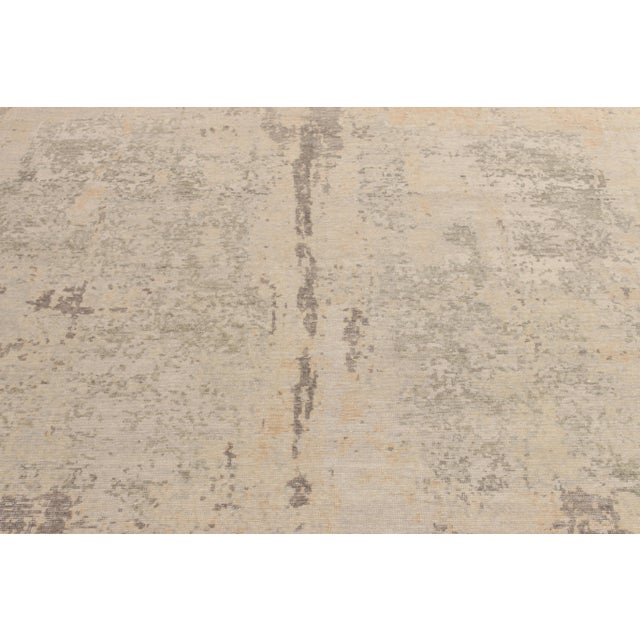 Rug & Kilim Distressed Style Modern Rug in Gray and Beige Abstract Pattern by Rug & Kilim For Sale - Image 4 of 6