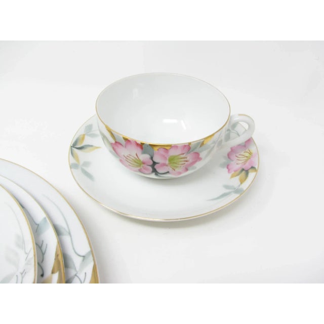 Early 20th Century Vintage Noritake Azalea Porcelain Dinnerware Service for 18 With Floral Design - 126 Pieces For Sale - Image 5 of 13