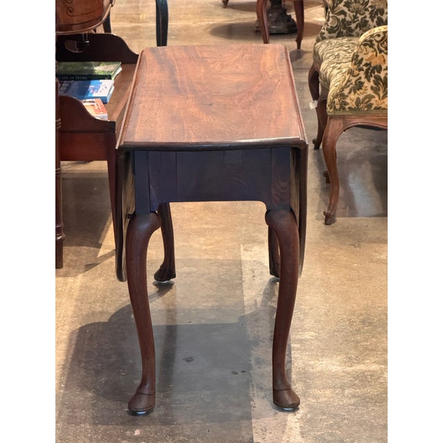 Wood 18th Century English Walnut Drop-Leaf Table For Sale - Image 7 of 12
