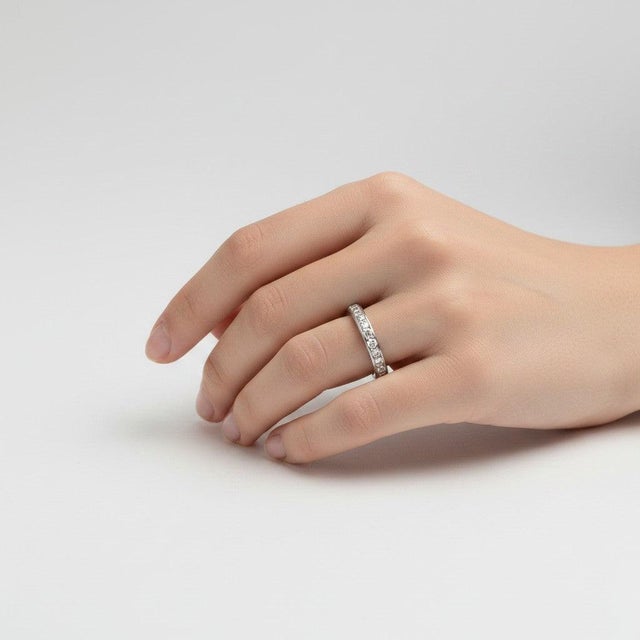 Art Deco Diamond Full Eternity Band – Circa 1920 A refined Art Deco full eternity band, crafted in platinum circa 1920....