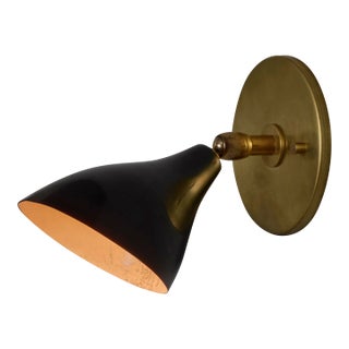 1960s Gino Sarfatti Model #26b Black and Brass Wall Lamp for Arteluce For Sale