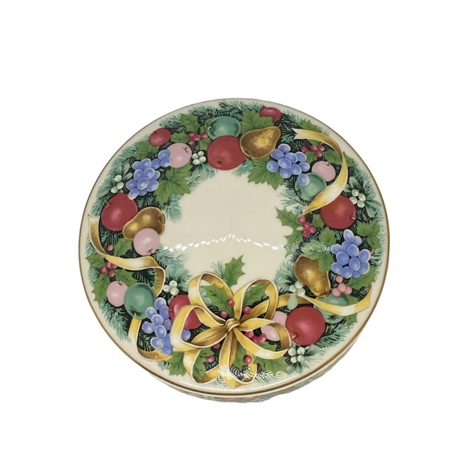 Ceramic 1980’s Mikasa Christmas Bouquet Porcelain Round Lidded Trinket Candy Box For Sale - Image 7 of 13