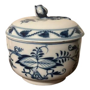 Antique 19th Century Meissen Porcelain Blue Onion Covered Bowl With Rose Bud Finial
