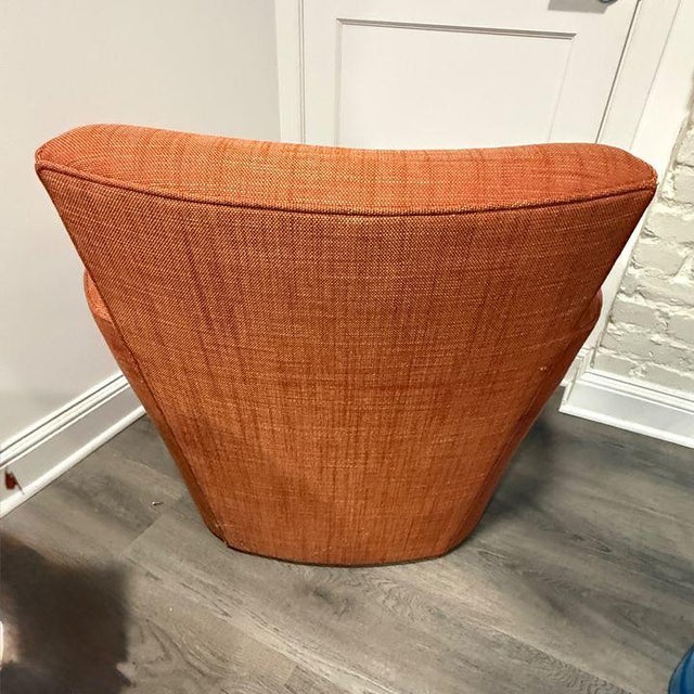 Pair Donghia Swivel Chairs In excellent condition, this fabulous pair of swivel chairs are designed with excellent support...