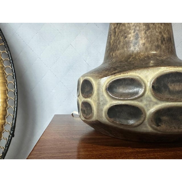 Brown Vintage Danish Ceramic Table Lamp by Marianne Stark for Michael Andersen, 1960 For Sale - Image 8 of 12