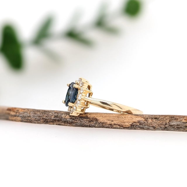 Blue Sapphire Ring With Diamond Accents: Solid 14k Gold, Oval 7x5mm, Size 6.75 For Sale In Columbus - Image 6 of 7