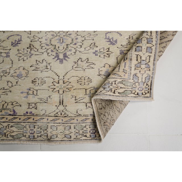 1960s Authentic Vintage Turkish Carpet, Pale Neutral Organic Rug For Sale - Image 5 of 10