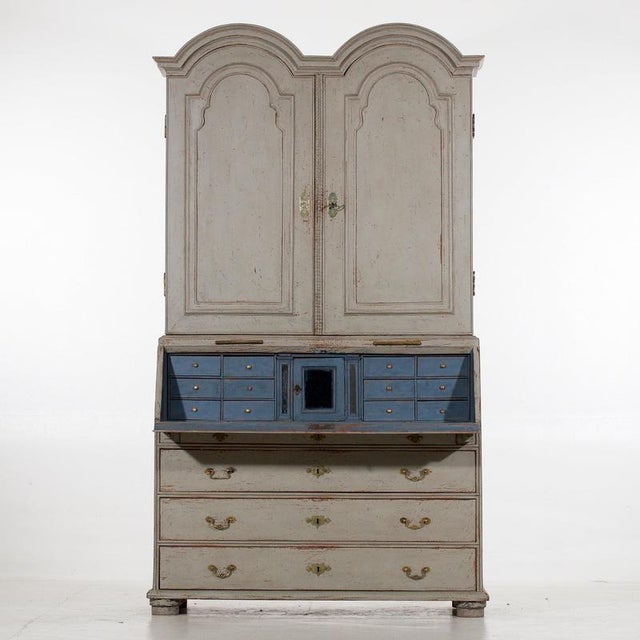 Baroque Danish Bureau in Walnut, 1710 For Sale - Image 11 of 11