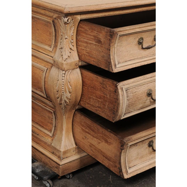 French 18th Century French Louis XV Bleached Bombé Commode For Sale - Image 3 of 12