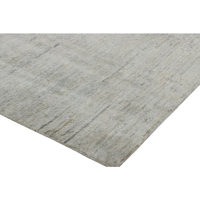 Rug & Kilim’s Oversized Modern Textural Rug in Gray Tones For Sale In New York - Image 6 of 8