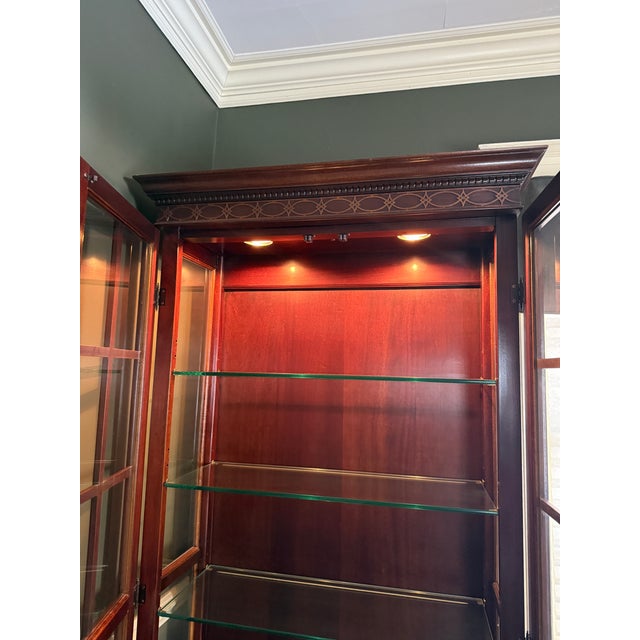 Vintage Lighted Mahogany Curio Cabinet, Attributed to Hickory Chair For Sale - Image 4 of 11