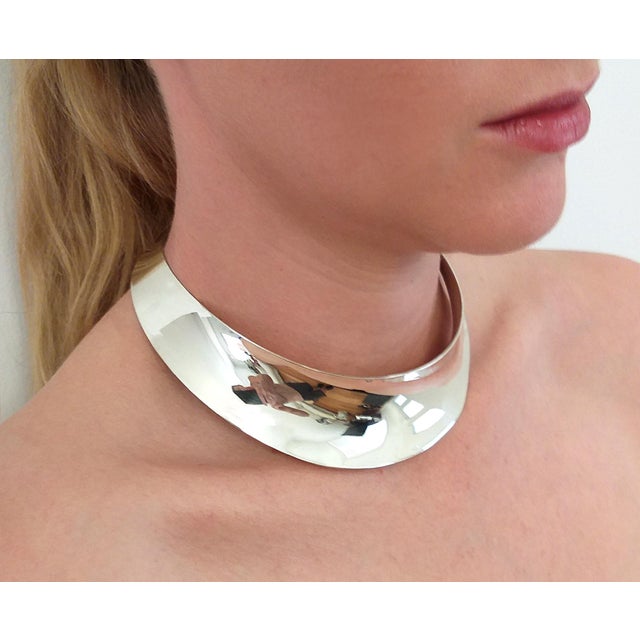 This heavy anticlastic neck piece is meticulously hand forged to the precise hardness and temper required to achieve...