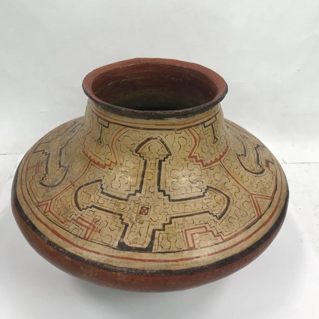 Early 20th Century Authentic Antique Shipibo Peruvian Pot For Sale - Image 4 of 10
