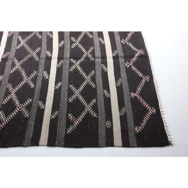 Vintage Cicim Kilim With Modern X-Motif Design – Handwoven Anatolian Flatweave Kilim -7' 3'' X 10' 6'' For Sale - Image 10 of 10