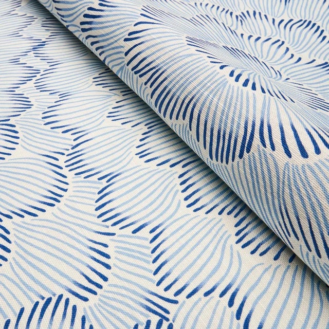 Schumacher Sample - Schumacher x Celerie Kemble Feather Bloom Fabric in Two Blues For Sale - Image 4 of 4