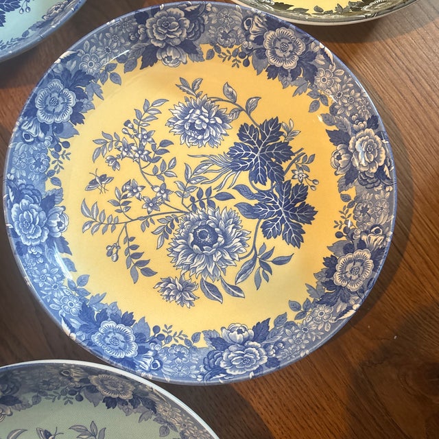Wedgwood 1990s Spode Archive Collection “Jasmine” Bowls - Set of 5 For Sale - Image 4 of 5