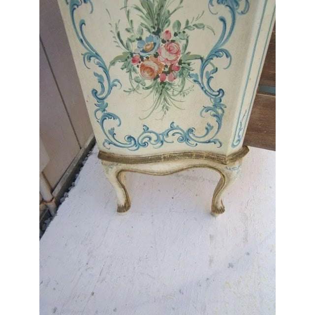 Vintage From 1950s Hand Painted Chest of Drawers 3 Drawer Serpentine Style For Sale - Image 4 of 12