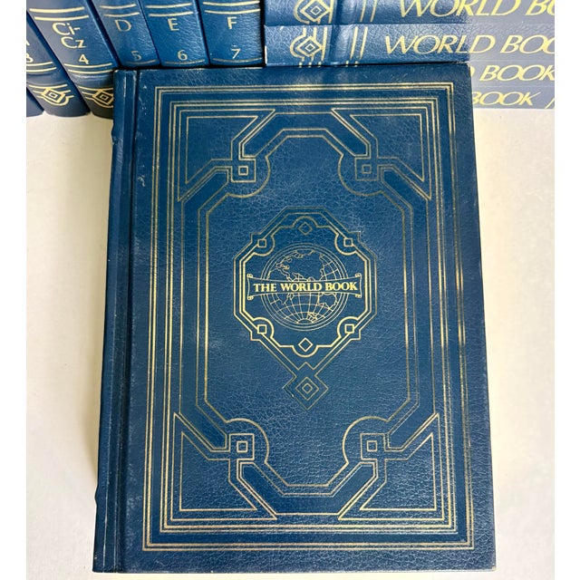 This complete 1988 World Book Encyclopedia set includes 24 volumes, including the companion two-volume dictionary. Bound...