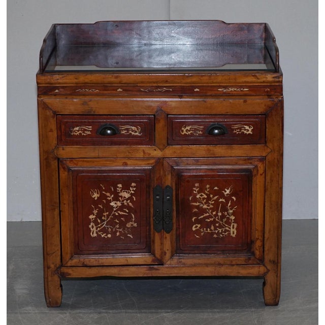Lovely circa 1900 Chinese Export redwood & inlaid wash stand sideboard with glass top A very good looking and well made...